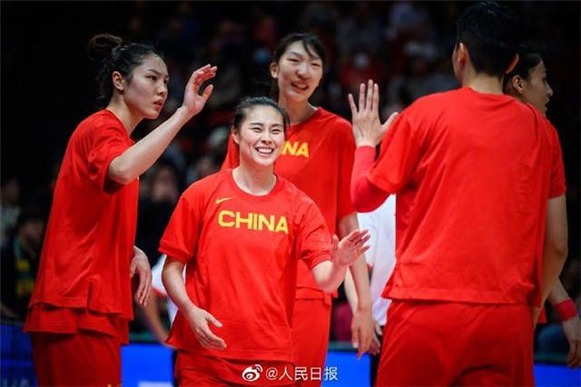 春风得意主场作战，西部冠军队成功晋级(形容场面壮观的词语)