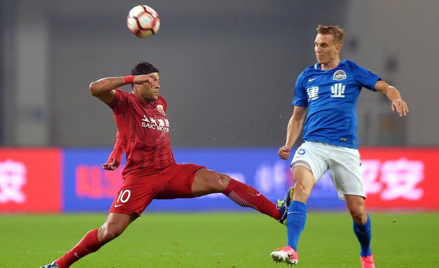 建业主场惨败，遭遇两连败，争四前景黯淡