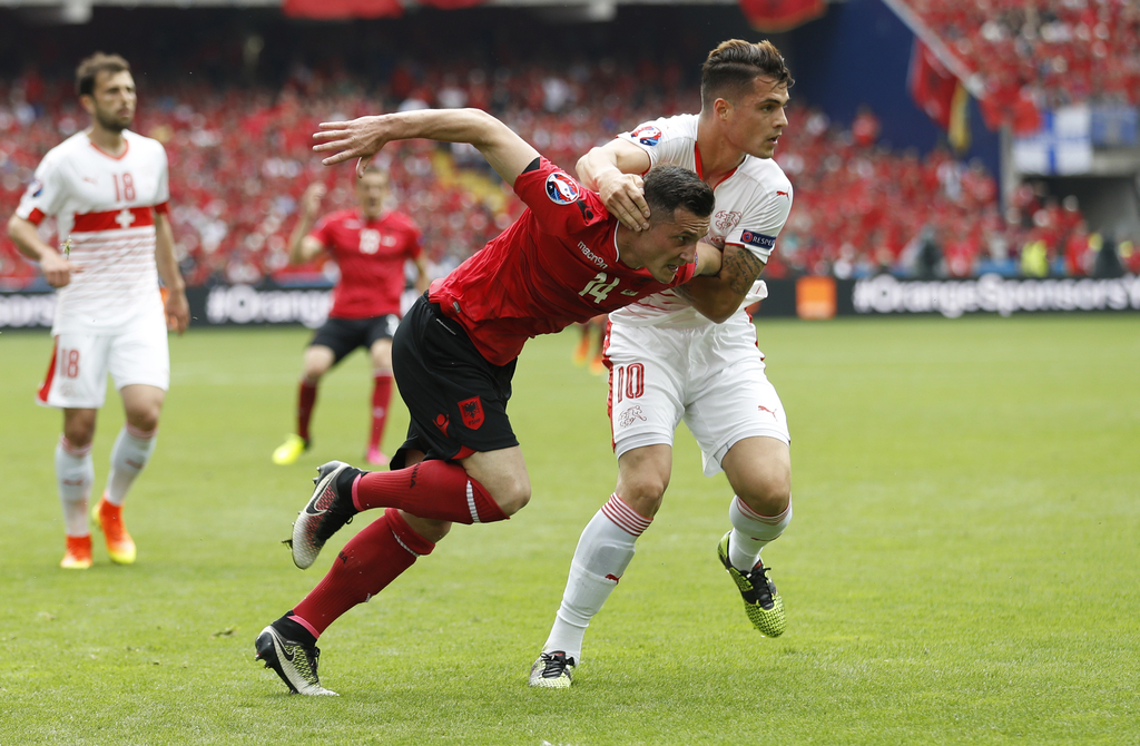 法国队大胜阿尔巴尼亚，提前锁定小组第一(法国队大胜阿尔巴尼亚,提前锁定小组第一局)