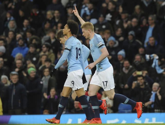 利物浦豪取八连胜，逆风翻盘晋级