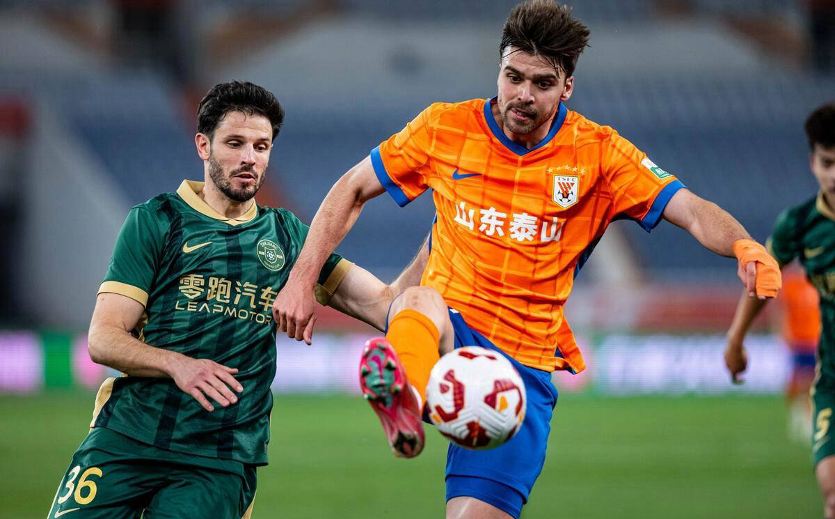 外援球员在亚洲足球联赛中展现出色